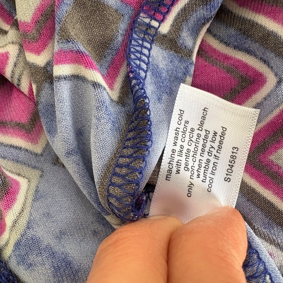 Lane Bryant Geometric Print Draped Flowy Top Size 22/24 NWT Blue/Purple/Black - Picture 8 of 8